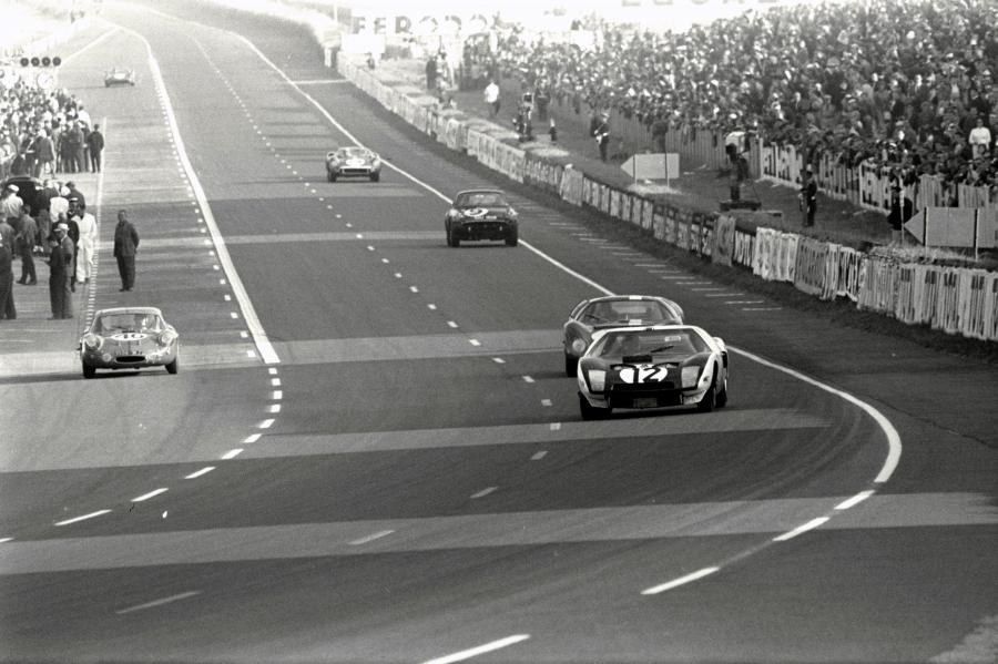  Ford GT40 (Mk I) 1965 года  (фото 35 из 66)